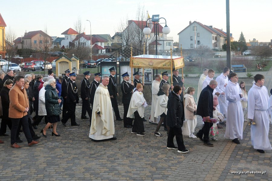 51 Procesja rezurekcyjna.jpg